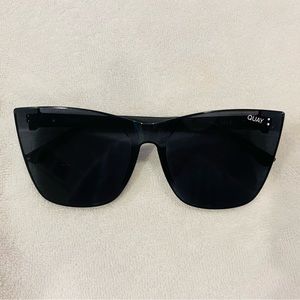 Quay black sunglasses. Barely worn/almost new. Includes Quay glasses case.